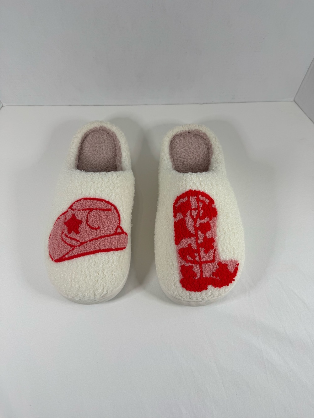 NWOT Cozy Western Cowgirl Boot & Hat Fuzzy Slippers - Women's Size 7-8 (Medium)